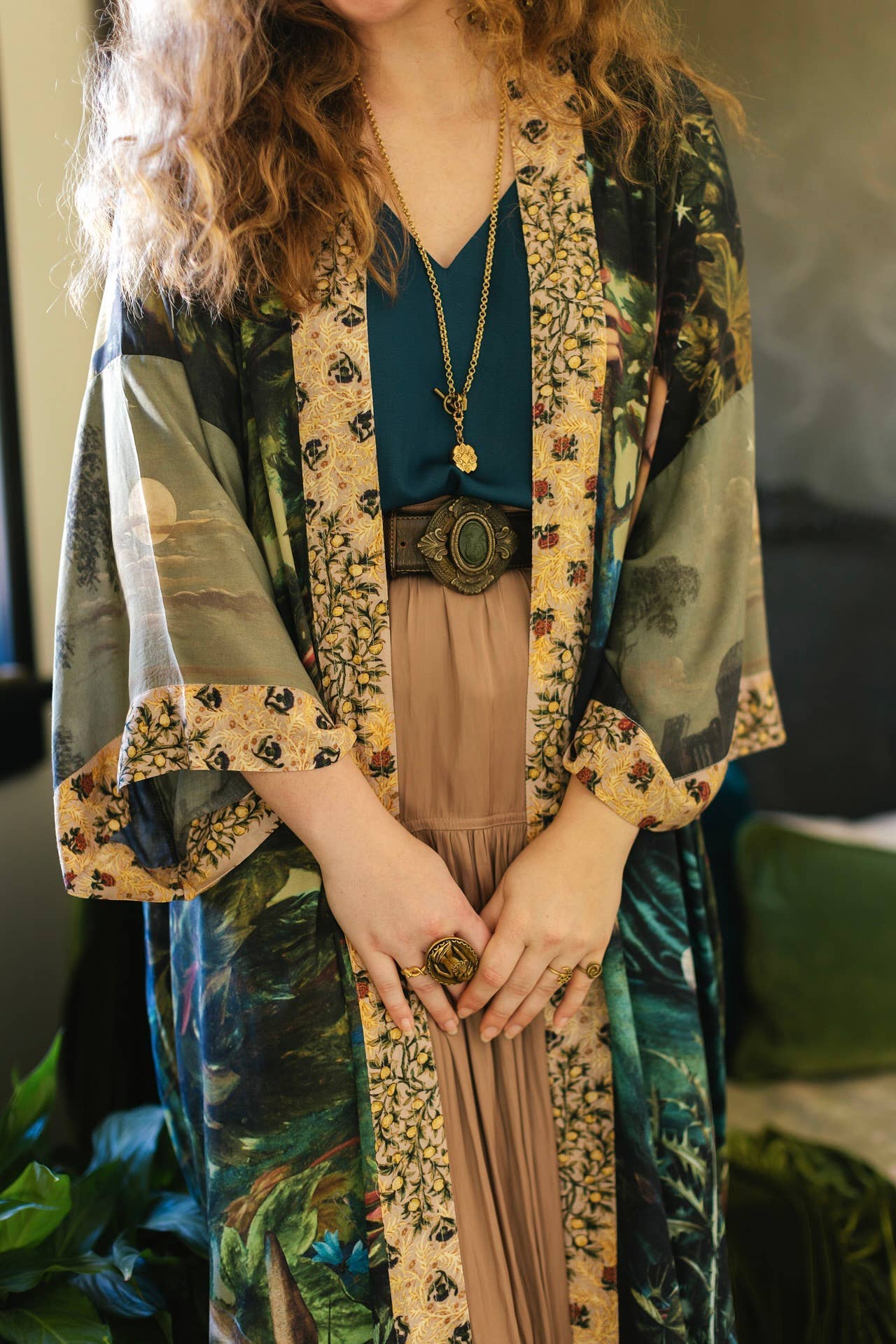 Bella Notte Opera Duster Kimono Robe w/Rabbit & Moon Market of Stars (Worldwide)