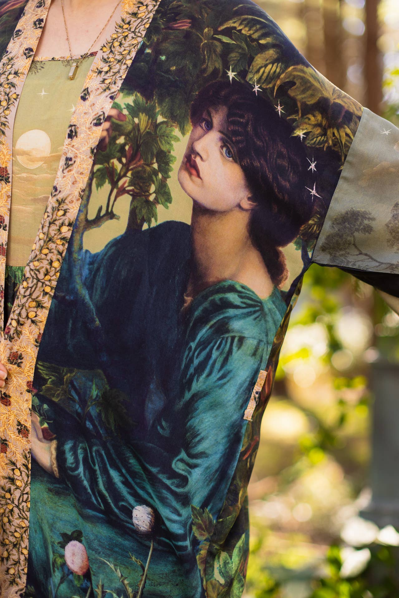 Bella Notte Opera Duster Kimono Robe w/Rabbit & Moon Market of Stars (Worldwide)