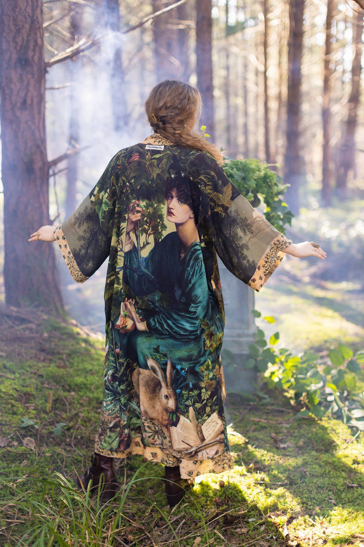 Bella Notte Opera Duster Kimono Robe w/Rabbit & Moon Market of Stars (Worldwide)