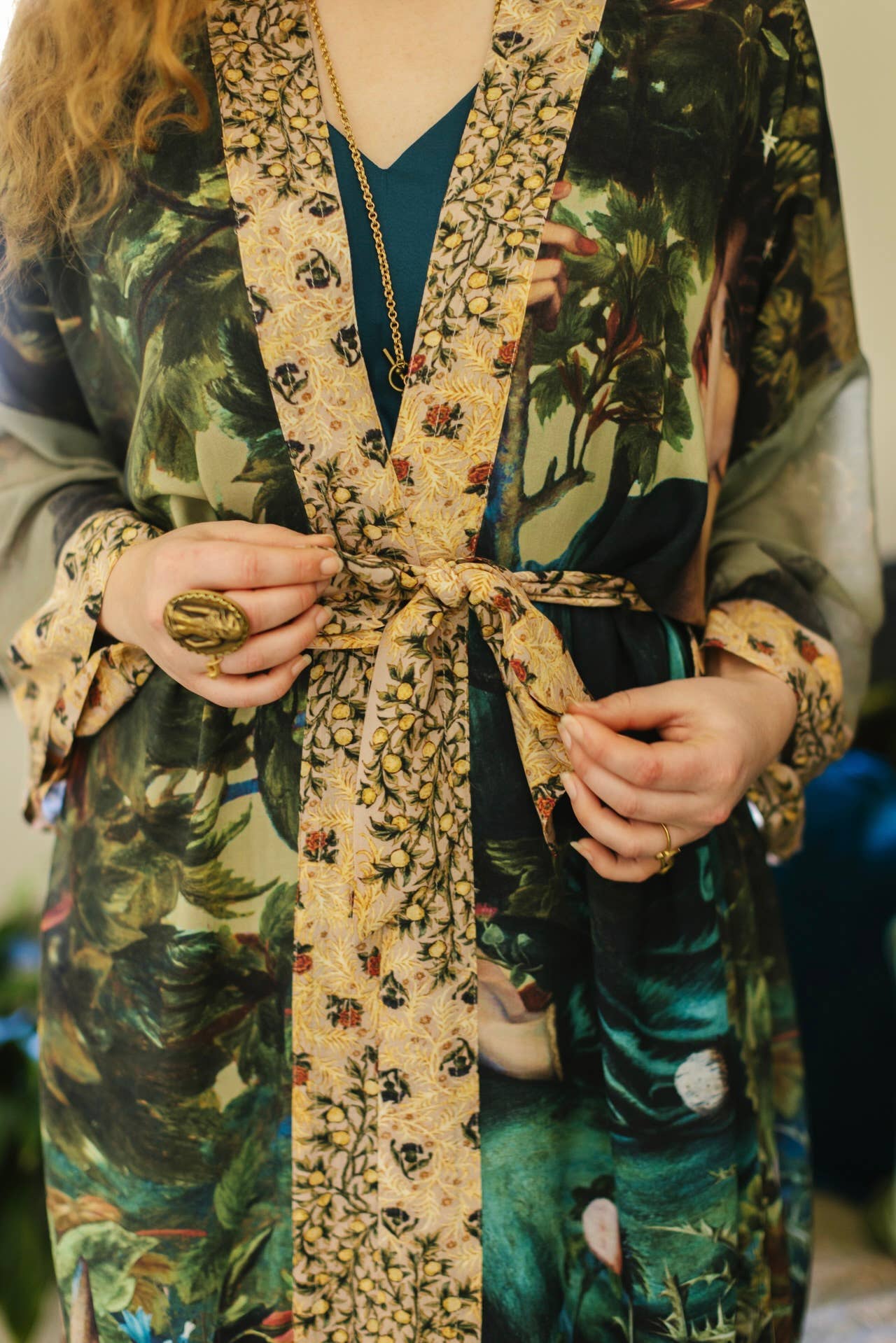 Bella Notte Opera Duster Kimono Robe w/Rabbit & Moon Market of Stars (Worldwide)